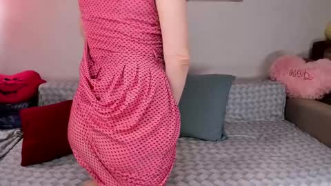 Selena online show from February 3, 2:43 pm