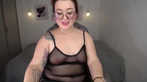 selene_rouse_ online show from April 17, 12:46 am