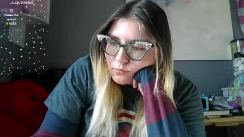 Snapshot of selenebaby chatting on October 20, 2:11 pm Selene online show from October 20, 2:11 pm