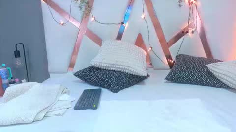 SELENE GIBSON online show from February 3, 7:51 pm