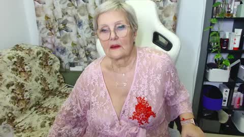 Selenna online show from February 15, 7:17 pm