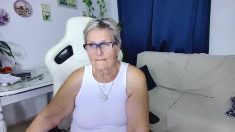 Selenna online show from January 7, 7:08 pm