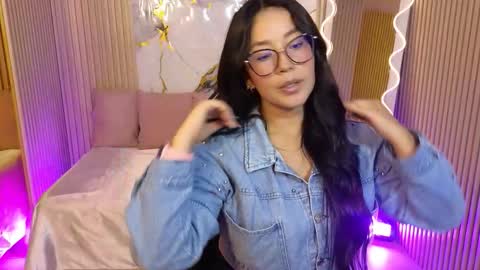 selestte_tay1 online show from February 24, 10:57 pm