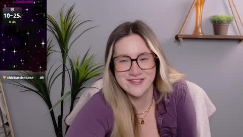 Selina Mae online show from April 2, 3:14 am