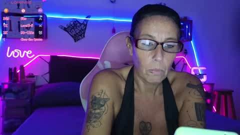 Selvaggia Del Caribe online show from February 22, 6:19 pm