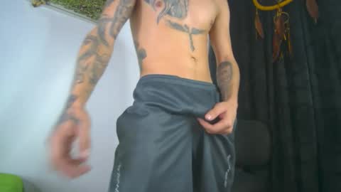 sem_alas online show from December 16, 5:36 am