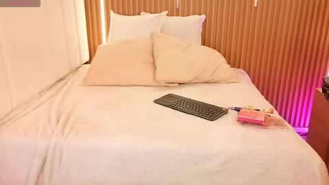 Sensual Kim77 online show from March 23, 12:54 pm