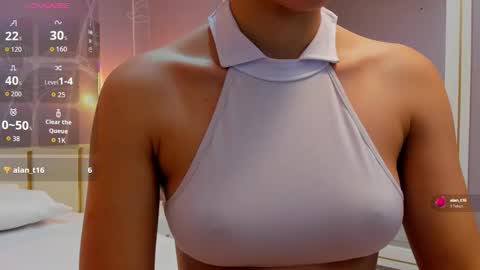 Snapshot of sensual_sophie_ chatting on October 22, 10:18 am Sophie online show from October 22, 10:18 am