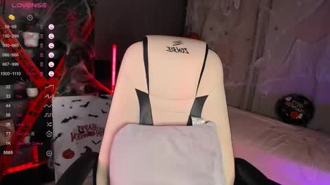 Kiki online show from October 16, 4:39 pm