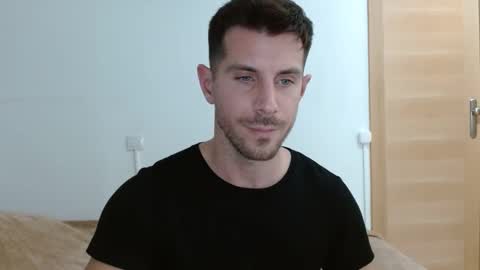 Snapshot of serafino94 chatting on March 7, 12:48 am serafino94 online show from March 7, 12:48 am