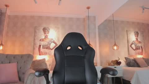 serena___ online show from April 8, 4:48 am