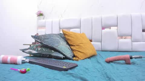 Snapshot of serena_collins chatting on September 24, 11:11 pm serena_collins online show from September 24, 11:11 pm