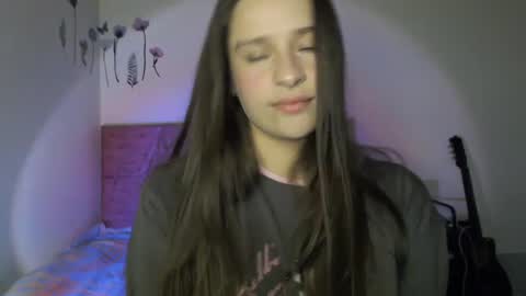 Snapshot of serenity_crystal chatting on October 12, 10:22 pm serenity_crystal online show from October 12, 10:22 pm