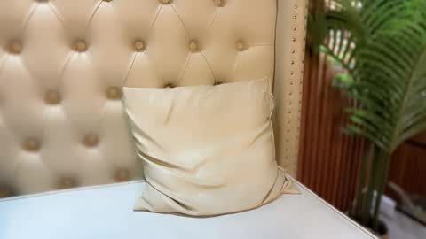 Snapshot of service_dolly69 chatting on October 18, 11:36 am service_dolly69 online show from October 18, 11:36 am