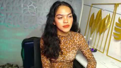 Bella online show from November 27, 6:04 pm