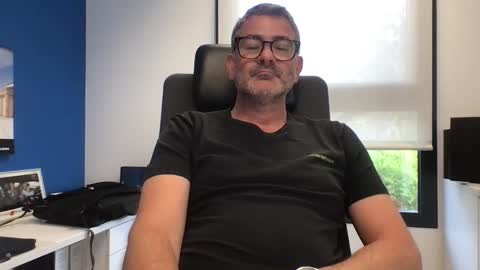 sesamechris92 online show from June 8, 4:19 pm