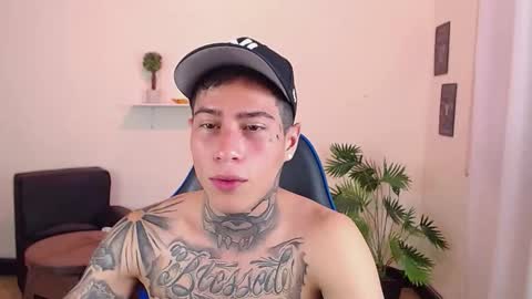 Thomas online show from February 25, 11:08 pm