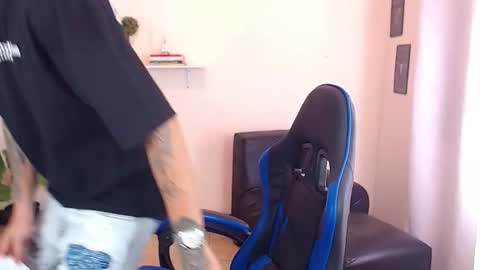 Thomas online show from November 21, 3:10 pm