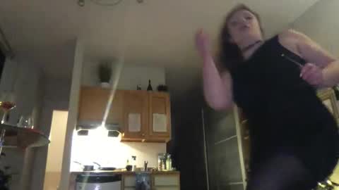 seturselfonfyre online show from January 7, 8:52 am