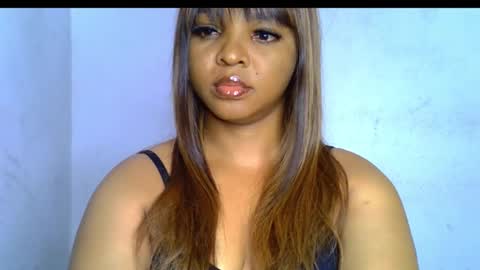 Clara online show from October 5, 9:00 pm