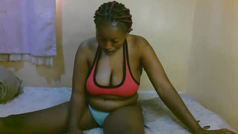 sexy_latasha online show from April 15, 1:25 pm