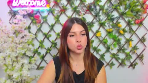 Lily online show from October 27, 4:23 am