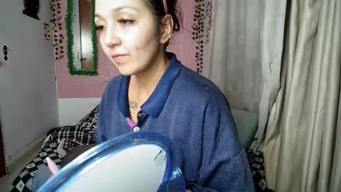 sexy lolas online show from October 2, 3:38 am