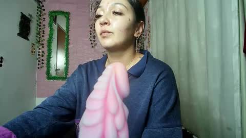 sexy lolas online show from February 26, 7:34 am