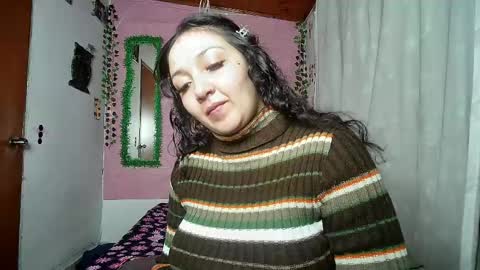 sexy lolas online show from March 27, 5:24 am