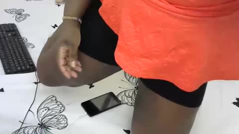 lina online show from November 29, 9:50 am