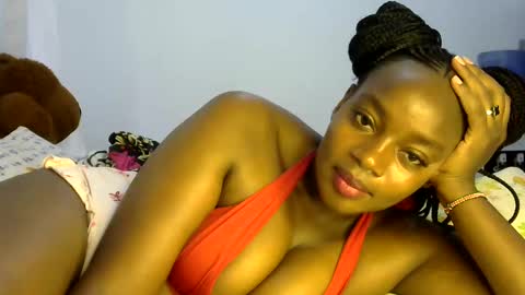 Snapshot of sexy_siera chatting on February 10, 6:53 am laura online show from February 10, 6:53 am