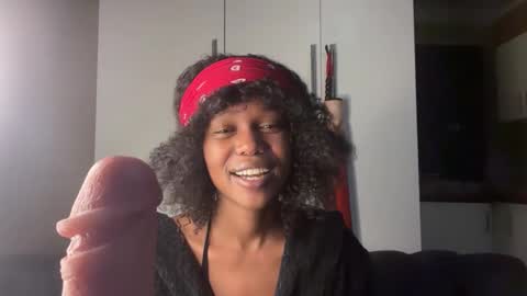 sexyasszeeee online show from April 15, 7:58 pm