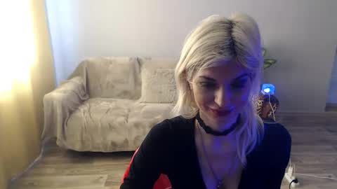 sexybeatriice online show from April 2, 6:21 am