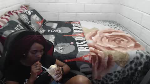 sexyjustin202 online show from May 10, 10:38 pm