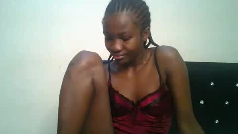 sexylina25 online show from April 1, 5:43 pm