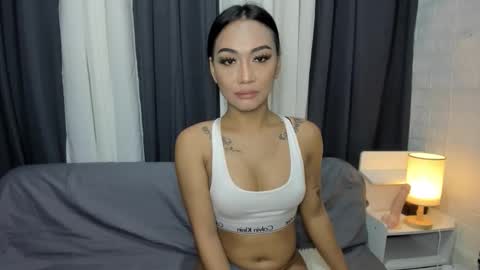Snapshot of sexylovesappira chatting on September 25, 8:21 am maxine online show from September 25, 8:21 am