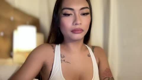 maxine online show from June 24, 8:49 pm