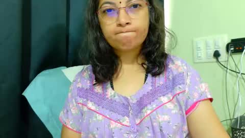 Snapshot of sexyniharika chatting on October 21, 6:07 am Niharika online show from October 21, 6:07 am