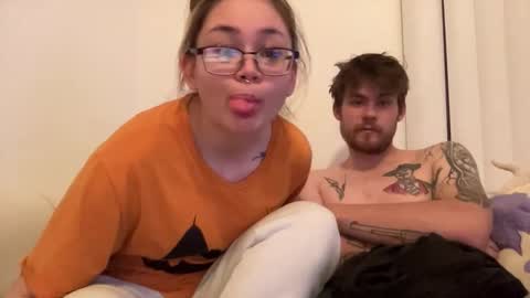 sexypanda3011 online show from February 5, 2:48 am