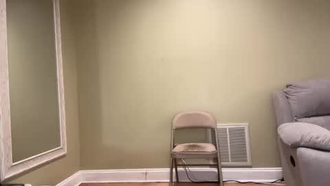 Sexypiglet2728 online show from February 28, 5:00 am