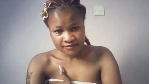 queenivy online show from December 20, 3:46 am