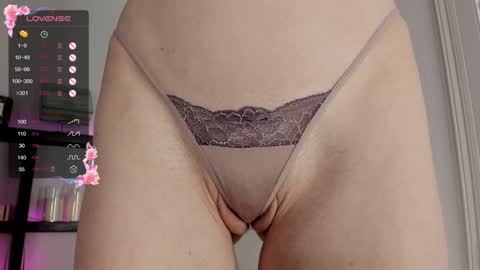 Estee online show from February 26, 6:00 pm