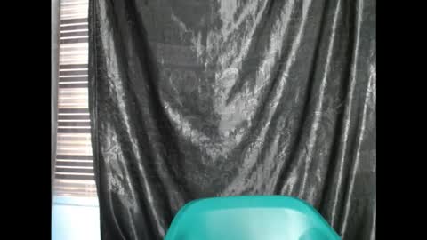Snapshot of sexyxbunnyxx chatting on October 22, 1:02 pm Blue online show from October 22, 1:02 pm