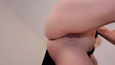 Snapshot of sexyyceline chatting on September 10, 2:51 pm sexyy celine online show from September 10, 2:51 pm