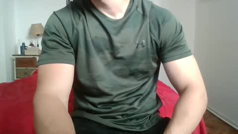 Snapshot of sexyyphilip chatting on October 31, 7:58 pm sexyyphilip online show from October 31, 7:58 pm