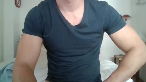 Snapshot of sexyyphilip chatting on February 8, 3:00 pm sexyyphilip online show from February 8, 3:00 pm