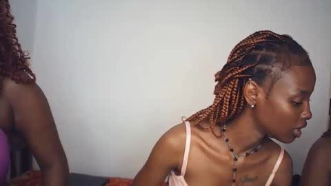 sexyzuriel online show from February 24, 9:51 pm