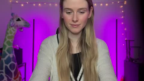 Snapshot of shadebabe chatting on January 20, 2:22 am shadebabe online show from January 20, 2:22 am