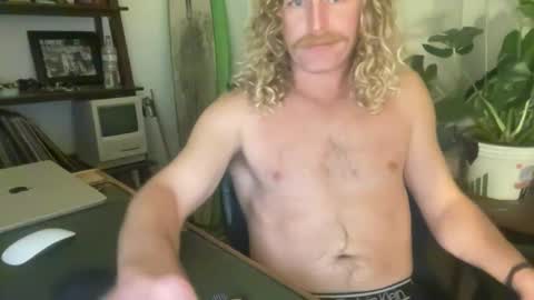 shaggy_sd online show from December 11, 8:04 am