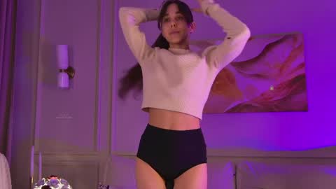 Hi Im  Dakota online show from February 28, 7:01 am